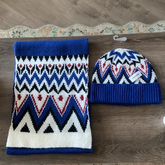BUNDLE: Old Navy Unisex Fair Isle Beanie & Scarf Bundle - Picture 4 of 17